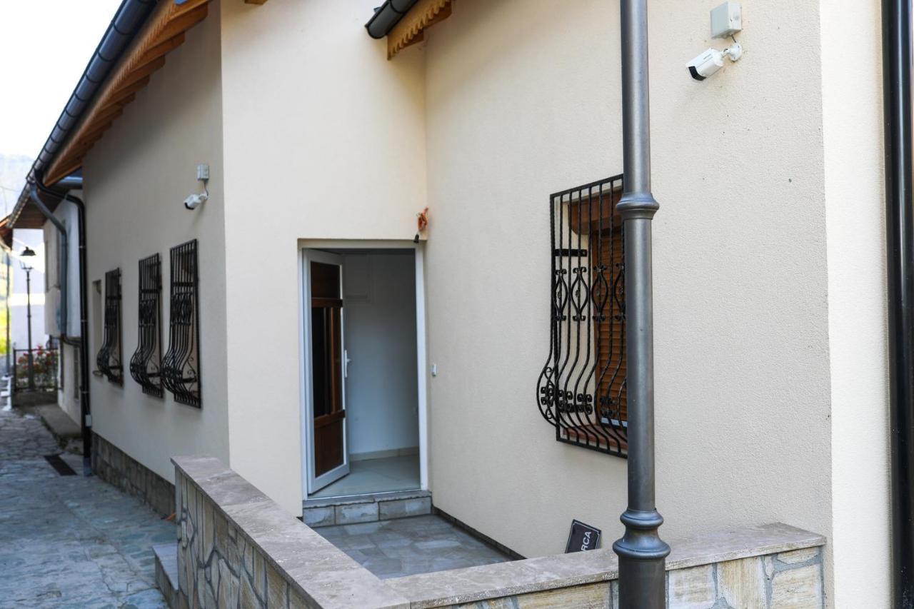 Soba Konak 2 Jajce Bagian luar foto
